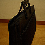 �O�ʃ|�P�b�g�̓`���b�N���B