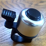 Mu SLX�̍w�����ɕt�������Ăї�i�x���j�ANUVO NH-B405