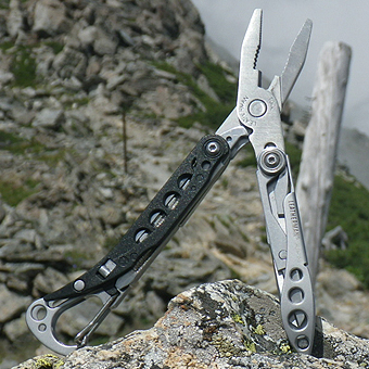 �X�^�C��PS�̃v���C���[���J�����l�q�B